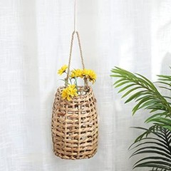 Wall Mounted Woven Straw Basket for Flowers Handheld Hanging Vase Decor