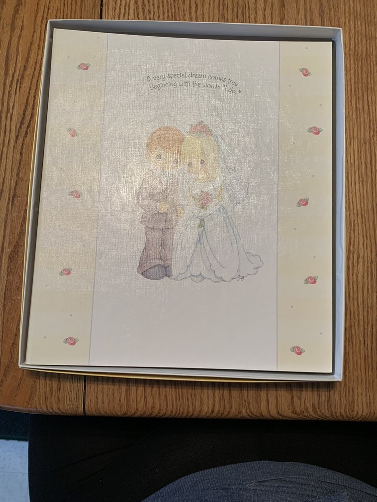 Precious Moments Wedding Album Hallmark Stories w/8 Sealed Pages 2001