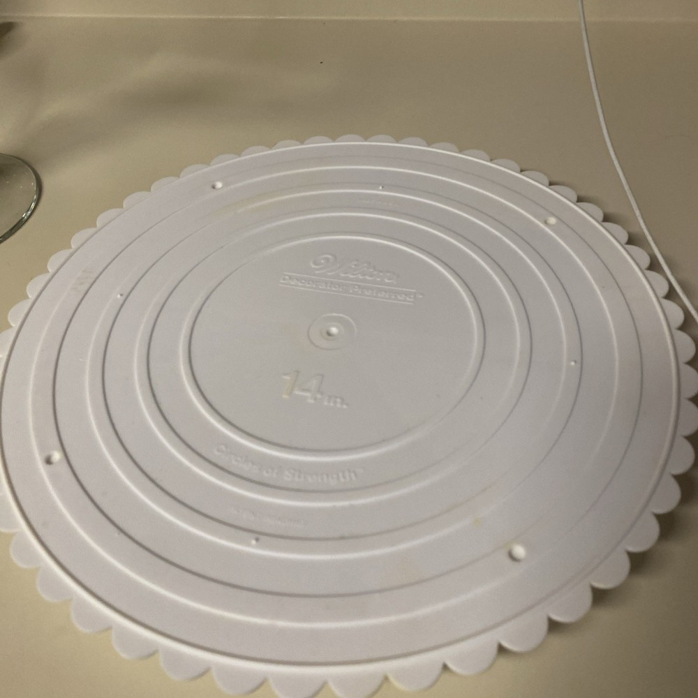 Wilton 14″ Round Scalloped Circles Of Strength Cake Separator Level Cutter Plate