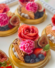 Charcuterie Dome Containers Cups with Mini Wooden Forks for Food Favor Dessert