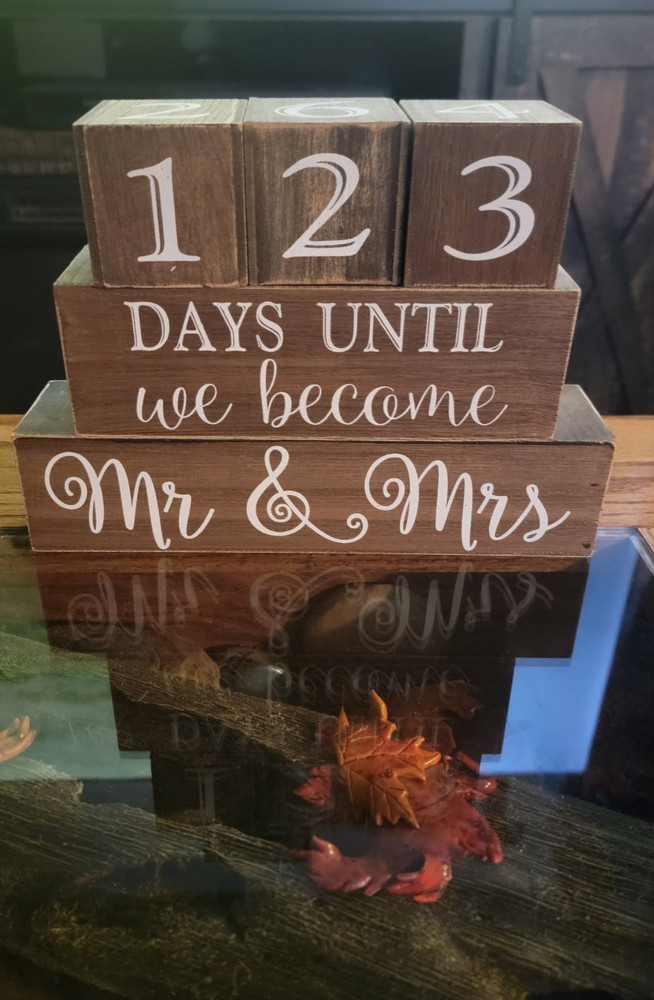 Wedding Countdown Wood Table Decoration Days/Weeks Until Mr & Mrs Brown/White