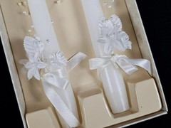2 Hallmark Wedding Collection Candles 9 1/2″ Taper White Floral Ribbons