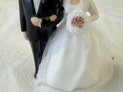 Vintage Wilton Chicago Wedding Cake Topper Bridal Couple Netting Bisque Matte