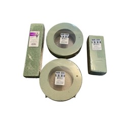 Floral Foam Blocks and Rings Set in Green NEW