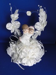 New Elegant Vintage Caketop with Bride/Groom with acrylic hearts white decor 303