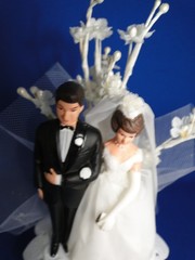 New Vintage Wilton Petite «Dainty Charm» , black tux Wedding CakeTop, 104-32310