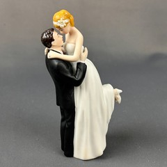 Weddingstar Romance Bridal Couple 9013 Cake Topper White Couple 5.75″ Tall