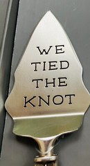 Mud Pie Vintage-Style Two-Piece “We Tied The Knot” Wedding Cake Server Set