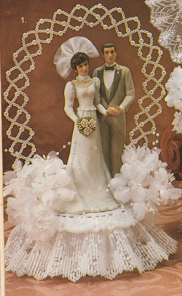 New Wilton «Heavenly» Designer Series Wedding Cake Top, grey Tux # 118-603