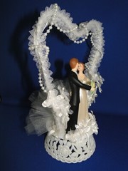 New Elegant Bride & Groom Wedding Cake Top with lacey beaded heart #146