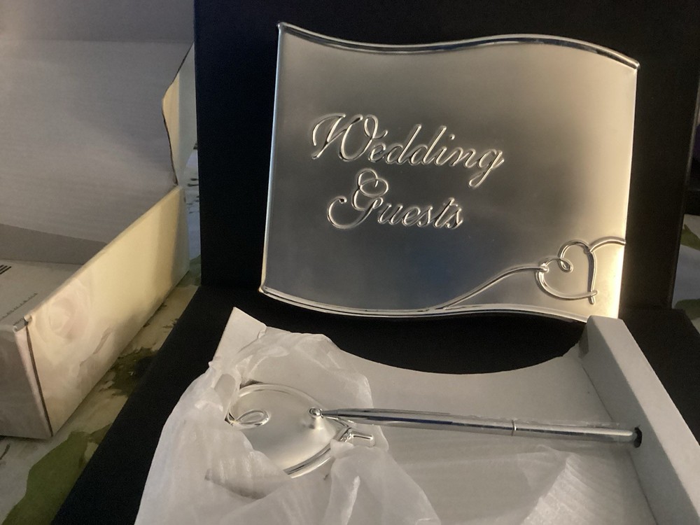 Lenox Guests Book And Pen. New, In Box. Please See Photos Of Box. Never Used.