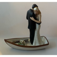 Weddingstar Porcelain Cake Topper Bride And Groom Couple Figurine – «Row Away»
