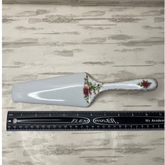 Royal Albert Old Country Roses Fine China Cake Pie Server Gold Trim Floral