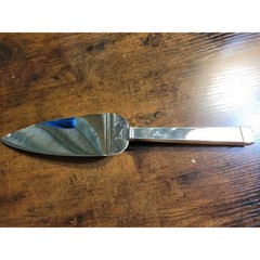 Wedgewood Vera Wang Love Knots Silverplated Wedding Cake Trowel – June 18, 2005