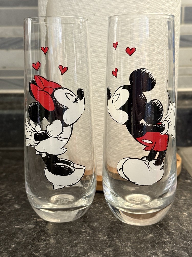 Exclusive Mickey and Minnie Mouse Kiss Hearts 2-Pack Stemless Fluted Red