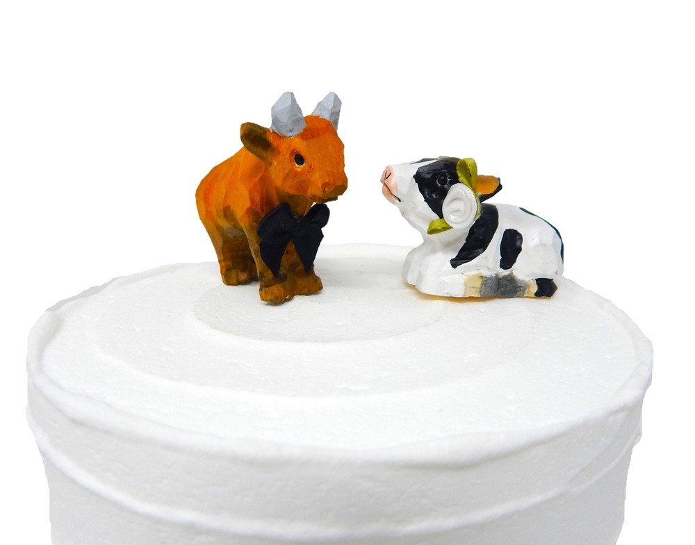 Bull Cow Farm Cake Topper Bride Groom Love Wedding Engagement Carved Wood Statue