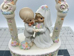 Precious Moments porcelain Bride & Groom arch wedding figurine music box 876143