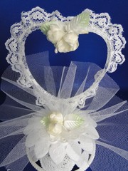 New Vintage Wilton Petite «Dainty Charm» white Wedding Cake Top, 106-931
