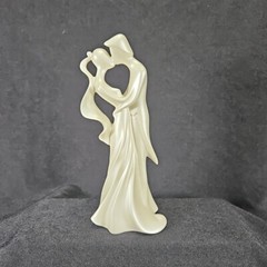 Wilton Wedding Cake Topper Bride Groom The First Kiss 202-258 2007 Contemporary