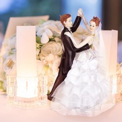Wedding Cake Toppers Bride and Groom Dancing Figurines Cake Topper Wedding Decor