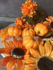 LOT OF 18 PIECES Pumpkins FLOWERS LEAVES TABLE Decor Artificial NWOT THANKSGIVIN
