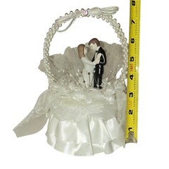 Vintage Traditional Bride And Groom White Lacy Flowers Faux Pearl Cake Topper