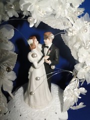 New Wilton Orchid Cascade Wedding Cake Top, black coat # 117-7334