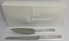 Vera Wang Love Knots Cake and Trowel Set T935103