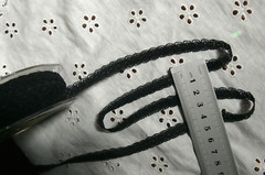 Polyester Scalloped Sides Lace BLACK 10mm Wide 5 Metres AR5