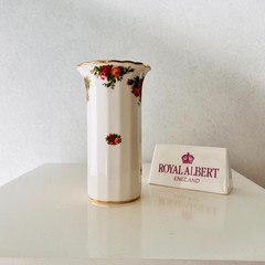 Royal Albert Old Country Roses Vase: English Bone China Floral Decor