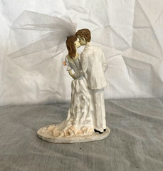 Vintage Wedding Cake Topper 1950s Chalkware Bride and Groom 8″ Figurine – Rare!!