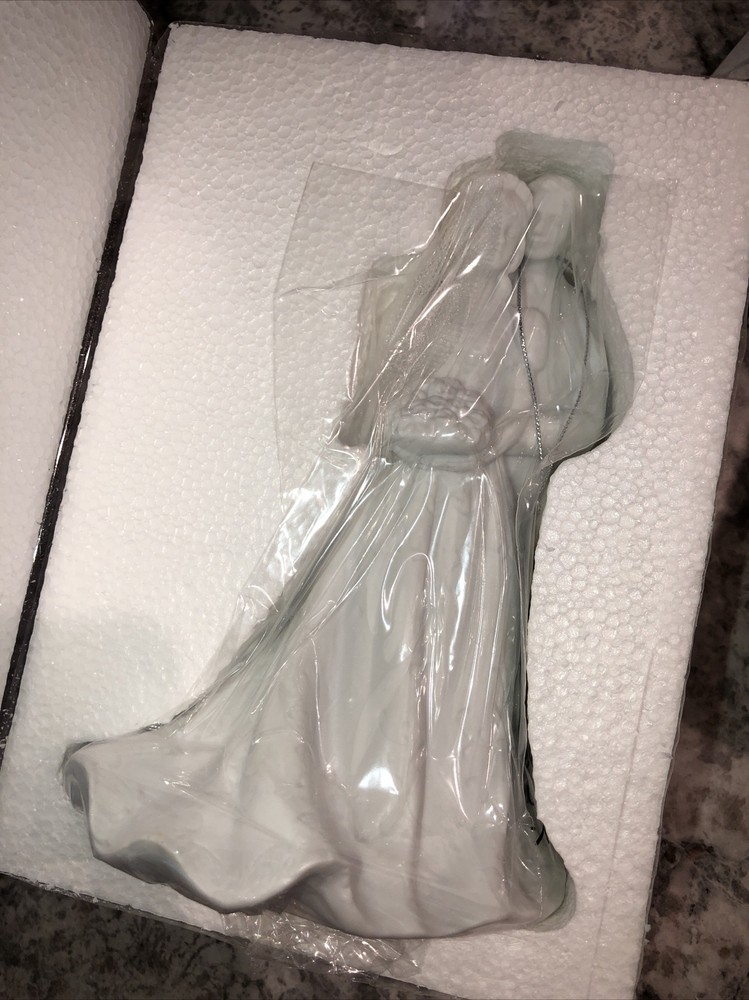 NIB NOS Roman, Inc Lace Illusions 6.5” Cake Topper: Bridge & Groom 46515