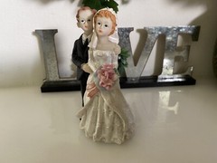 Vintage Shabby Chic Wedding Bride and Groom Resin Wedding Cake Topper 5.5″ Tall