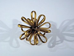 Metal Gold Tone Loop Table Top Decor – Pier 1 – Shiny – Figurine – Abstract
