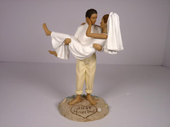 Lillian Rose Beach Just Married Newly Weds 6.75 in Resin Figurine – N15