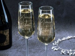 Champagne Flutes Personalized, Mr Mrs Champagne Glasses, Set 2 Engraved Glasses