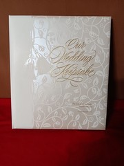 Halmark White/Beige Wedding Album Keepsake Vine Detail WCA3235 New In Box