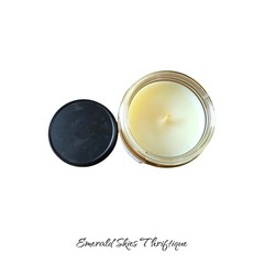 B&BW white barn vanilla bean candle 7 oz. New. free shipping