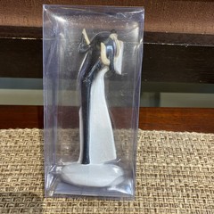 Lillian Rose Cake Topper Abstract Kissing Couple Dancing Resin New NIP 6.5”