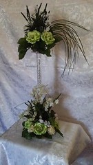 BEAUTIFUL HANDMADE TABLE CENTERPIECE FOR WEDDINGS WHITE/SAGE GREEN ROSES