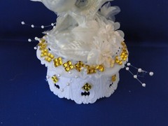 New Elegant Handmade Wedding Kissing Love Birds Cake topper with Gold decor