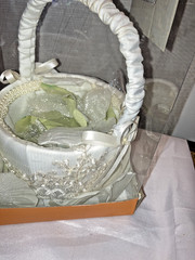 New in box Studio His & Hers Ivory White Stain Bridal Wedding Flower Girl Basket