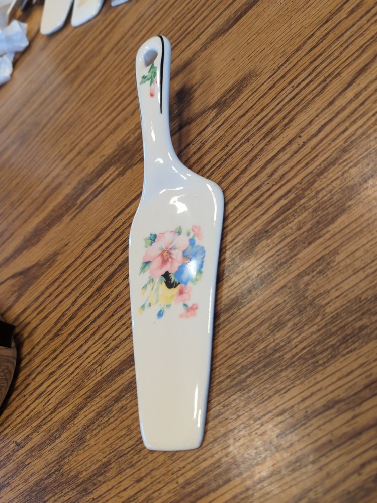 Vintage Decorative Porcelain Cake Server Cutter Holiday Wedding Birthday Etc.