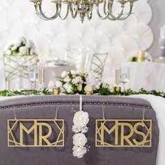 DAVID TUTERA™ MR AND MRS GOLD GLITTER CHAIR SIGNS – 2 PIECES
