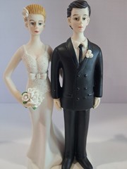 WEDDINGSTAR The Pinch Bridal Couple Funny Porcelain Wedding Cake Topper 6″ Tall