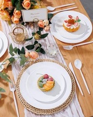 WONDERFUL 32pcs Plastic Plates Reusable Unbreakable Dinnerware Set Dishes White