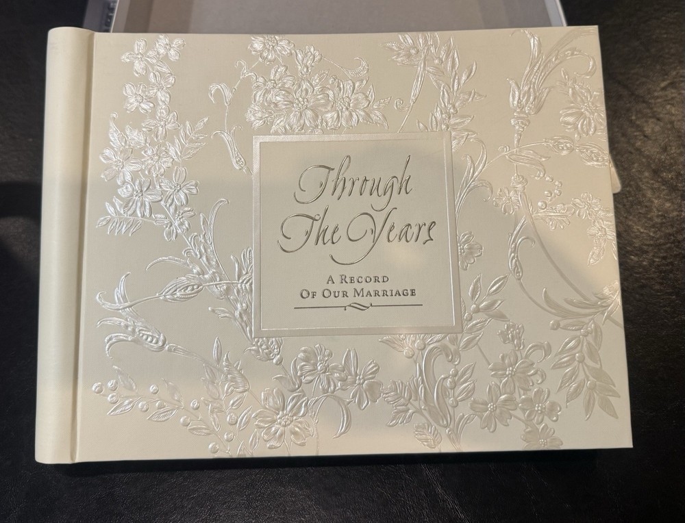 Hallmark «Through the Years» Marriage Album Wedding – A2000