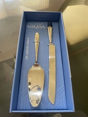 MIKASA 2 PIECE DESSERT SET. STAINLESS STEEL.PIE SERVER AND CAKE KNIFE.