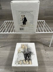 Wedding Cake Topper Kissing Sitting Bride and Groom Porcelain Weddingstar New