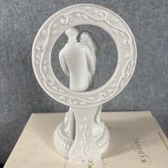 Hallmark Keepsake 2005 Porcelain Wedding Cake Topper «To Love And To Cherish»